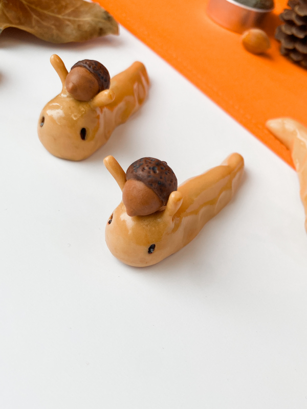 Acorn Slug Desk Pal - Image 2
